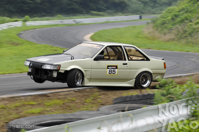 Remember I said that I'd bring you some action shots of Asayan's AE86